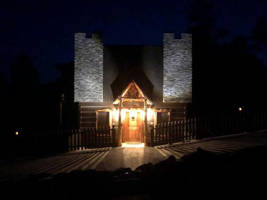 The Log Castle~Stunning Mountain Views~Hot Tub Villa Sevierville Eksteriør billede